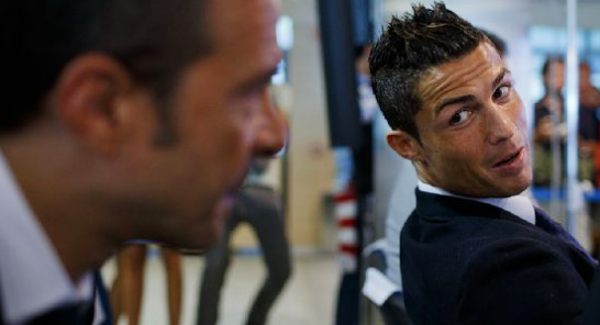 Отношения Криштиану Роналду с агентом напряжены; "Челси" все еще ведет переговоры с целью "Арсенала" - Мудриком