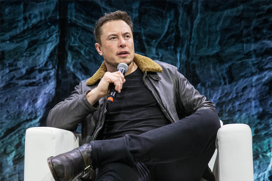 Твиттер Маска восстанавливает учетные записи известных противников выборов через два года после теракта 6 января.