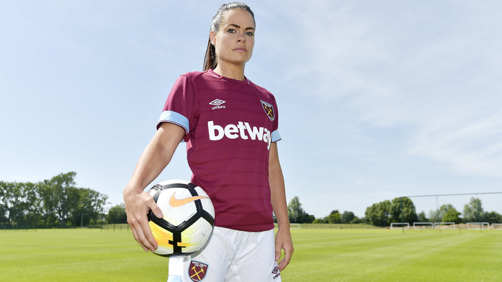 Клэр Рафферти: Бывшая "Львица" говорит, что игроки не должны взвешиваться регулярно