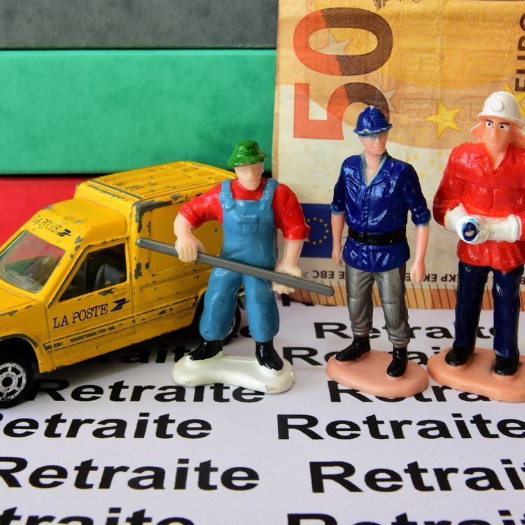 Французские пенсионеры, близкие к выходу на пенсию, жалуются на реформу: "Это насилие займет еще шесть месяцев, а впереди еще девять".