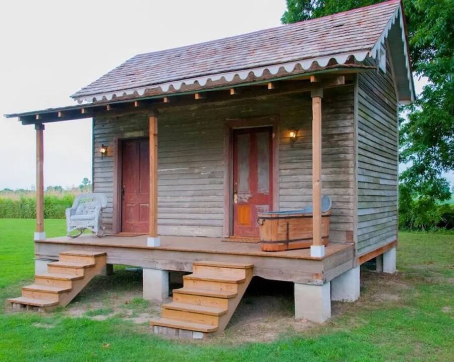 Запрет владельцам плантаций сдавать в аренду бывшие хижины рабов.