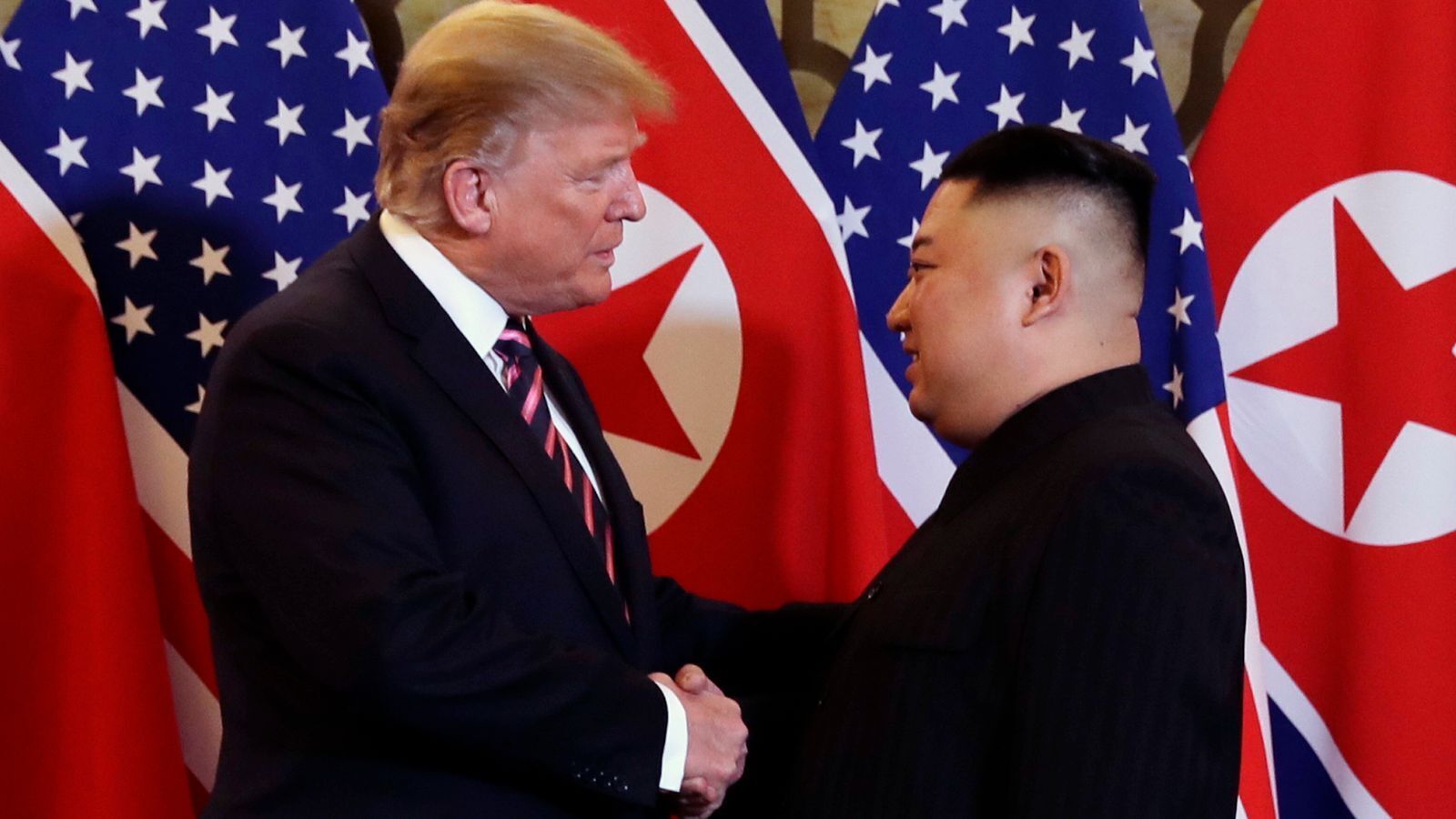 Дональд Трамп предложил применить ядерное оружие против Северной Кореи и обвинить в этом другую страну, утверждается в книге.