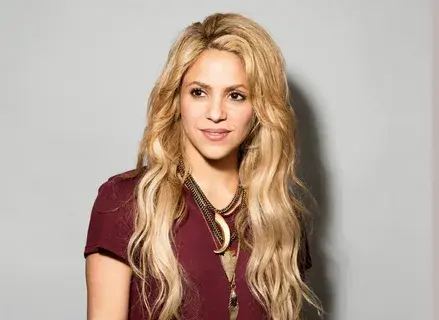 Шакиру обвиняют во «внутреннем женоненавистничестве» после того, как она нанесла удар по новой девушке своего бывшего Жерара Пике, сказав, что он «обм