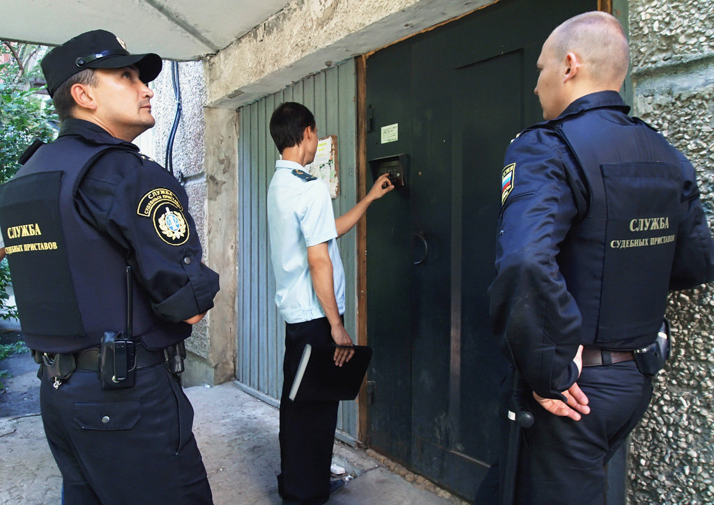 Нечем платить по кредиту? Нет денег, чтобы заплатить банку? Хоть монеты на поле чудес закапывайте, но не совершайте эти роковые для должника ошибки!