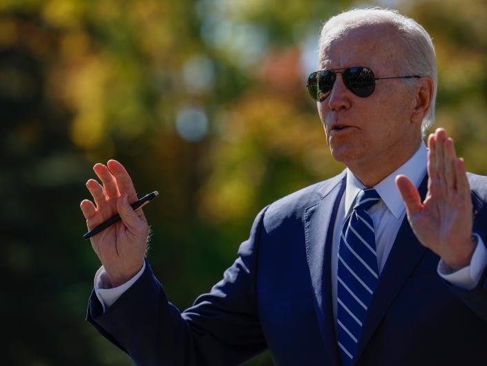 Байден предположил, что секретные документы, найденные в его гараже, были в безопасности, потому что он был заперт и там находился его Corvette