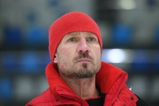 У фигуриста Романа Костомарова выявлен диагноз двухстороннее воспаление легких а также возникло деформирование легких.