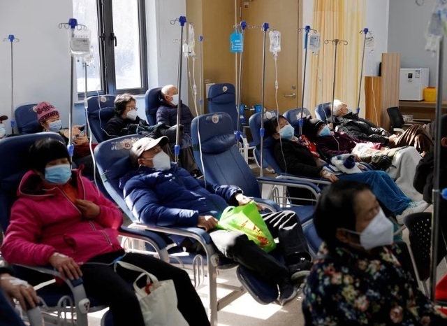 Китай сообщает об огромном росте смертности от COVID