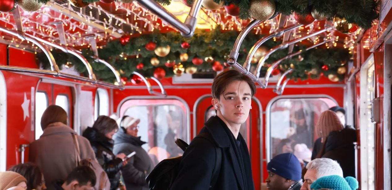 «Я сажусь в поезд с боем курантов»: истории людей, работающих в новогоднюю ночь!