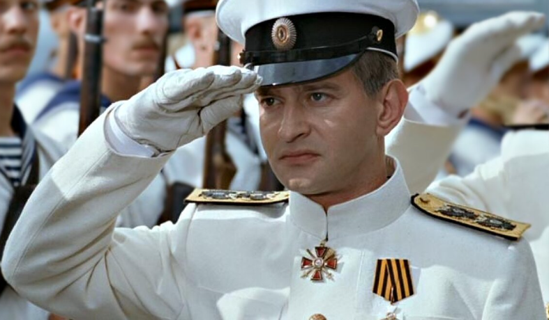 "С адмиральским размахом почистить свою кухню": актер Хабенский уволил из театра актера Назарова. Поищем в Трудовом Кодексе основания для расставания