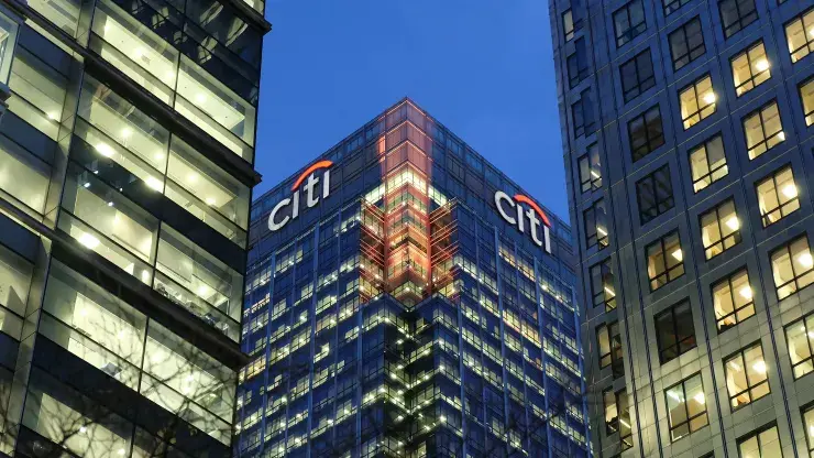 Прибыль Citigroup в четвертом квартале снизилась на 21%, поскольку банк откладывает больше денег на покрытие кредитных убытков!!!