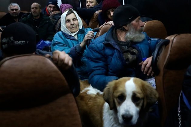 Борьба за Соледар бушует, поскольку Россия и Украина оспаривают его контроль