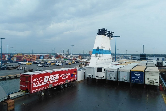 Морские перевозки в ноябре упали на 3%