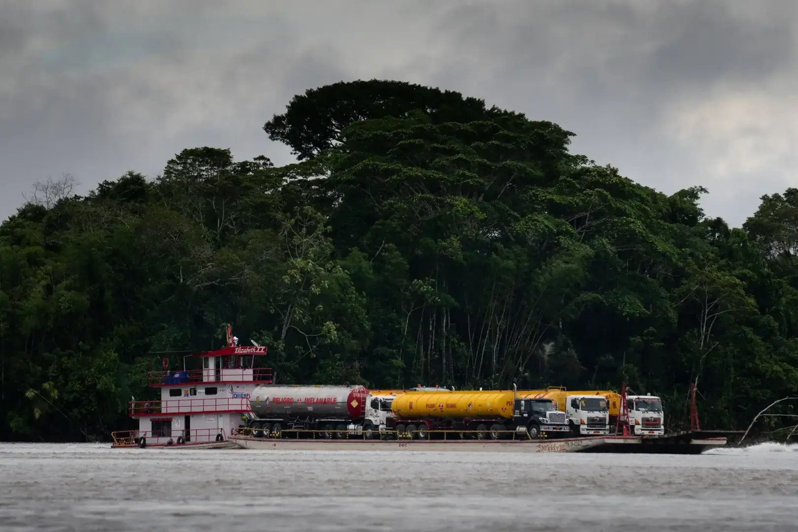 Эквадор пытался ограничить бурение и защитить Амазонку. Произошло обратное.