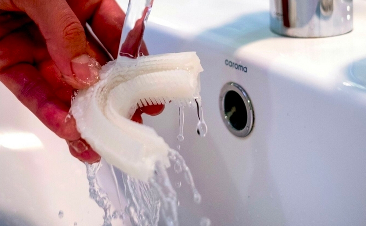 Новая ультразвуковая зубная щетка, которая безопаснее и полезнее для зубов