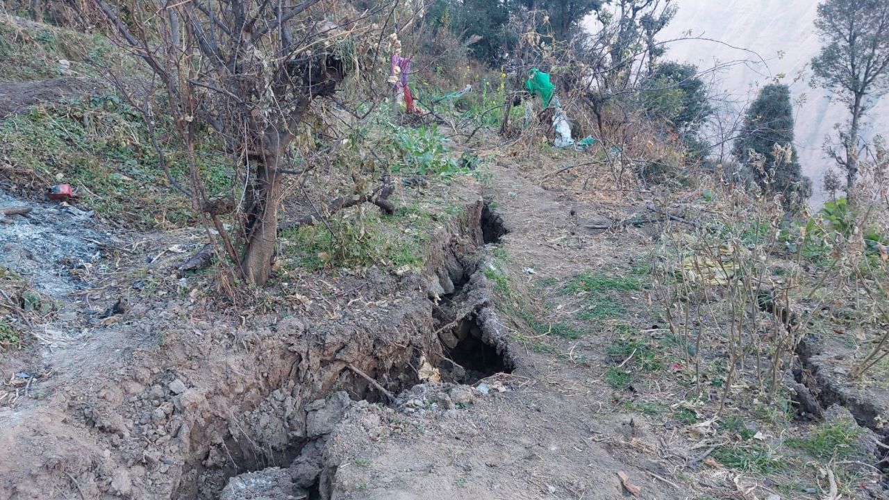 Трещина на волосок превратилась в 3-футовую пропасть. Именно тогда он понял, что им нужно уходить