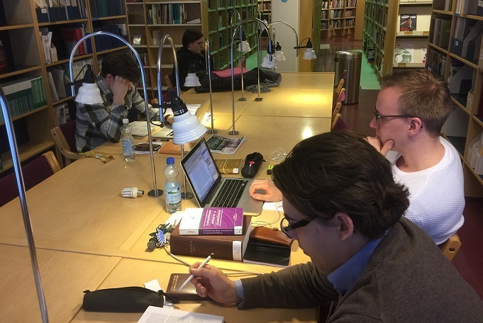 Kela прекращает выплаты 3500 студентам старших курсов с января