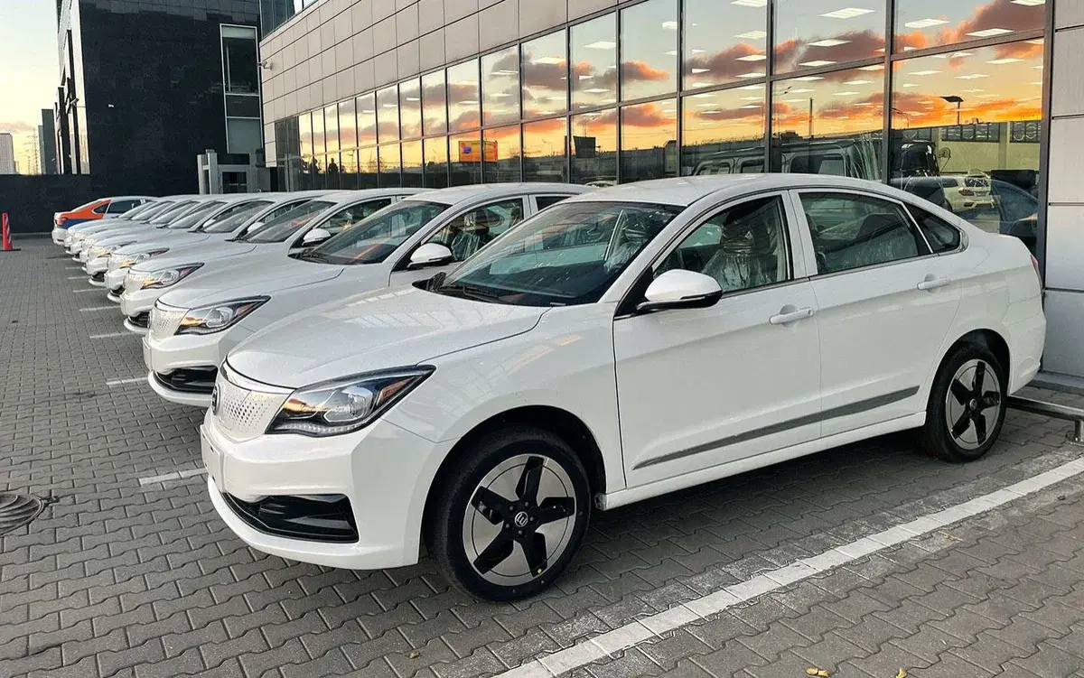 Что произойдет с продажами автомобилей в России в 2023 году?