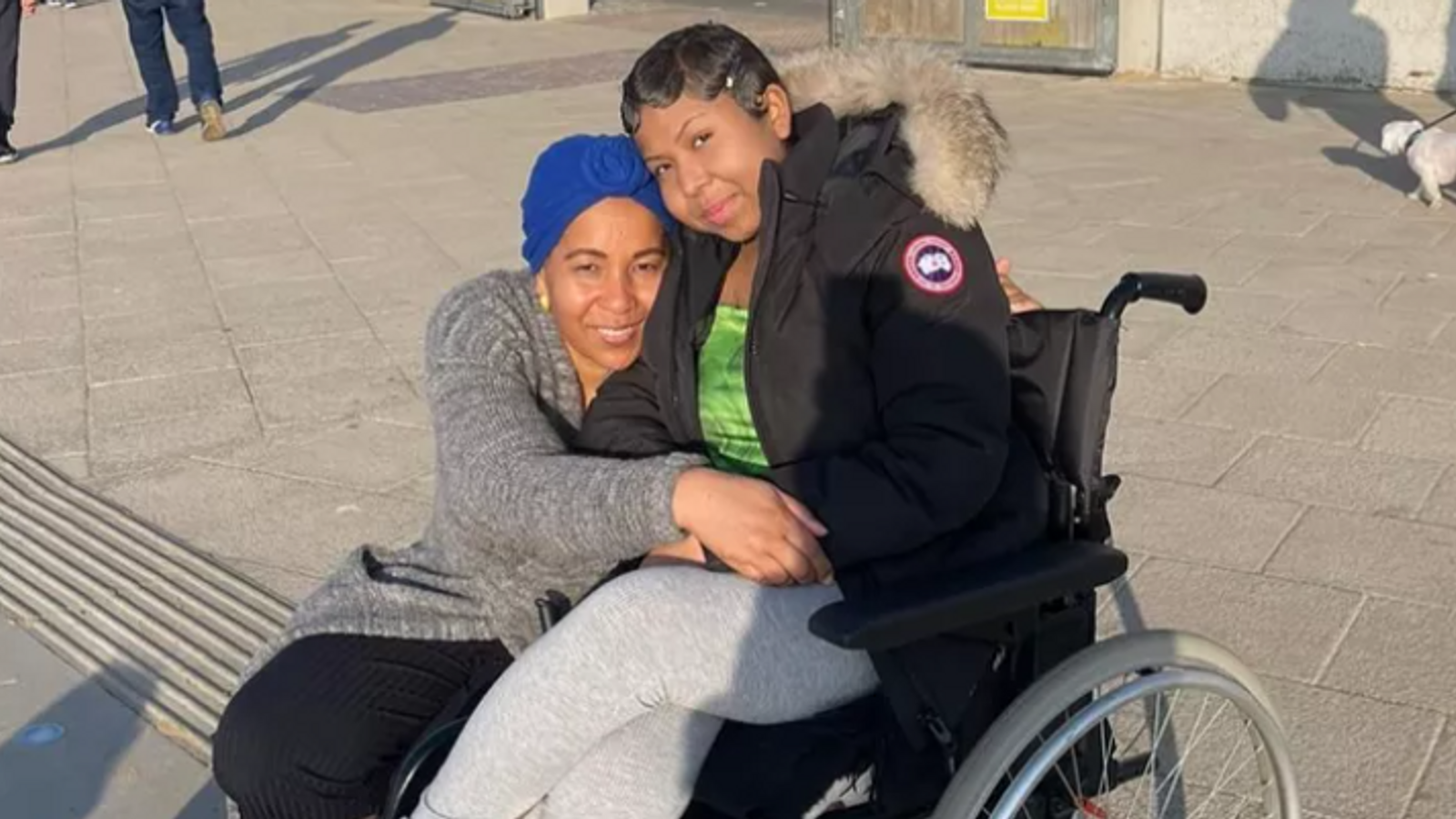 Стрельба в Юстоне: люди «слишком напуганы, чтобы выйти на улицу» после предполагаемого инцидента с проезжающим автомобилем возле мемориала молодой