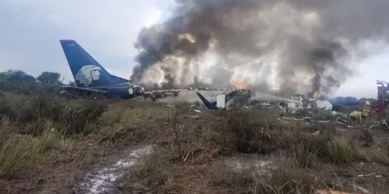 В результате авиакатастрофы в Непале погибло по меньшей мере 68 человек