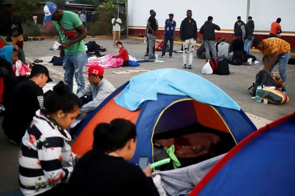 Мигранты теперь могут использовать мобильное приложение для запроса на въезд на границе США