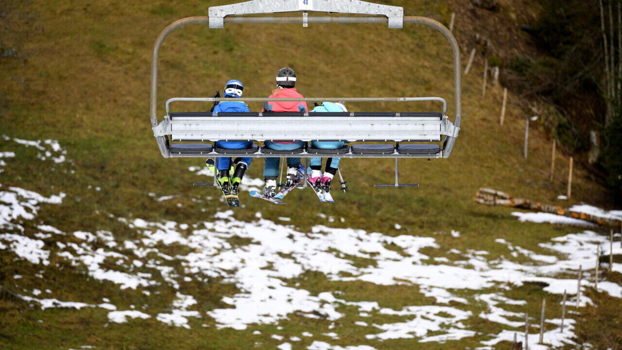Горнолыжную неделю не спасает даже снег в вертолете: «Готовимся к горному будущему»