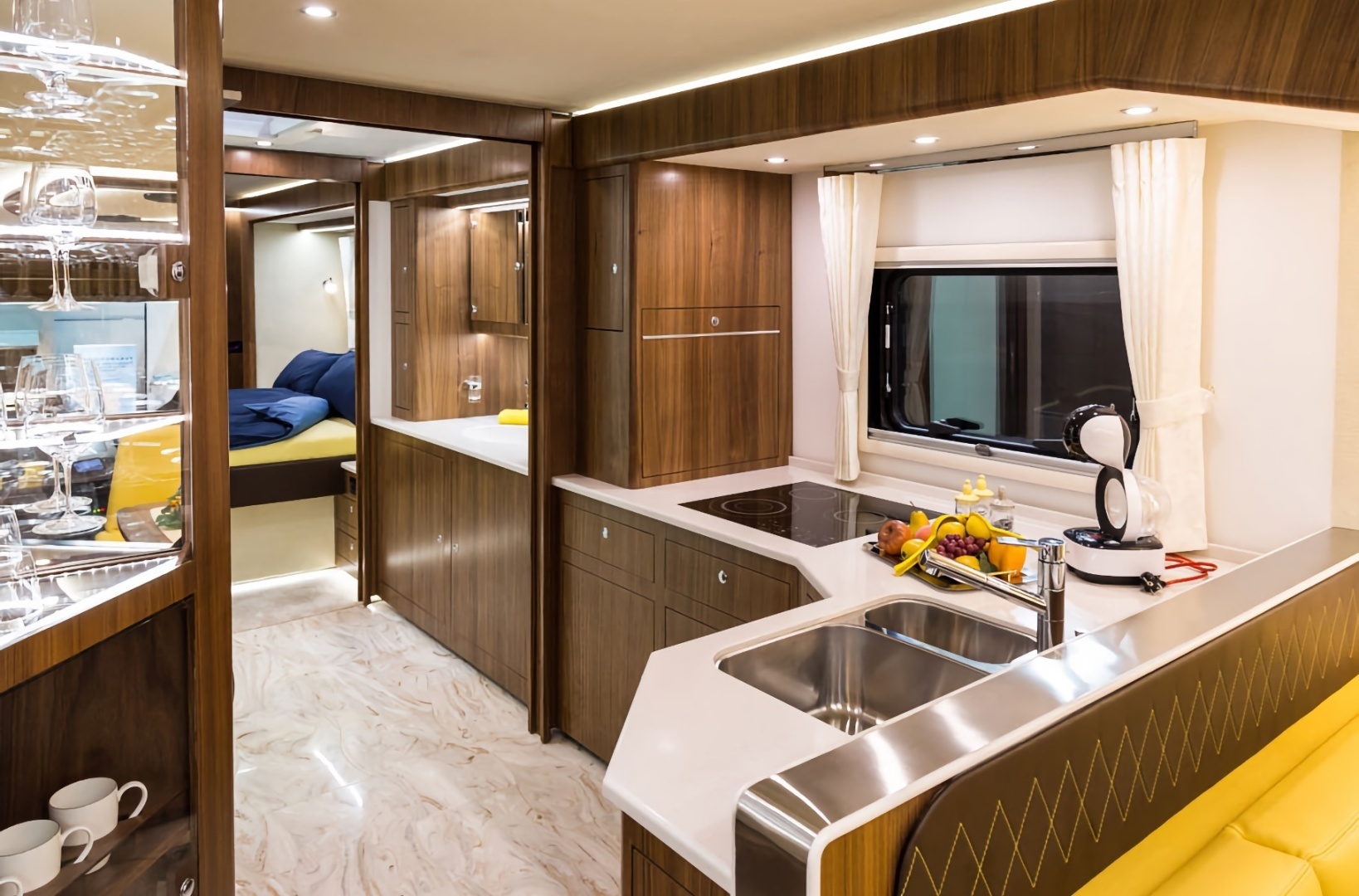 Гараж в автодоме? Это реальность!