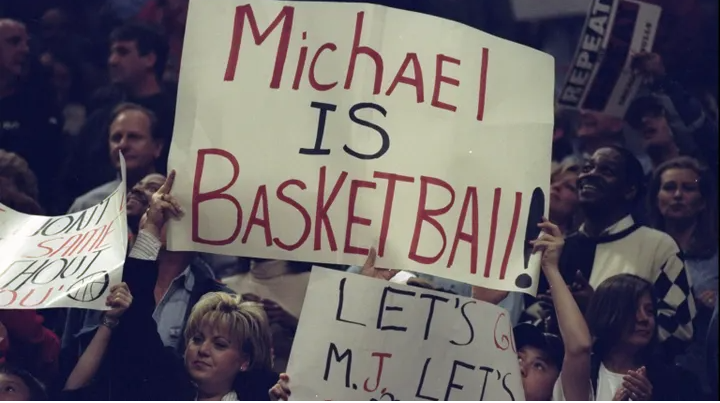 Майкл Джордан возглавляет список самых богатых спортсменов спустя годы после ухода из спорта