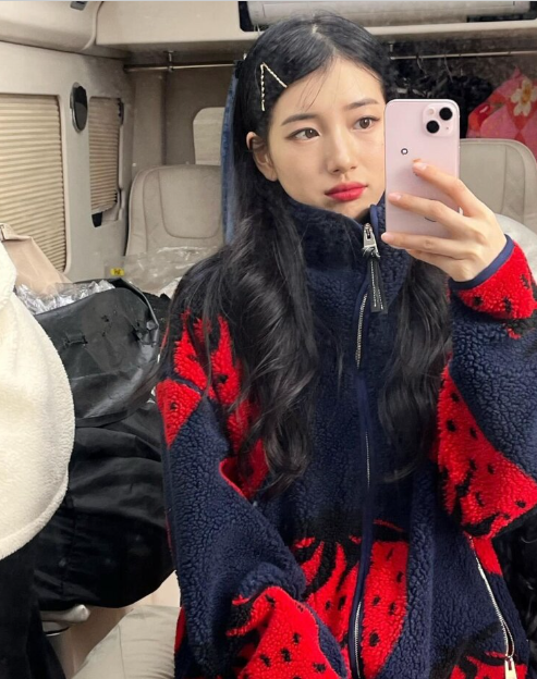 Макияж Viva Magenta нравится этим звездам!