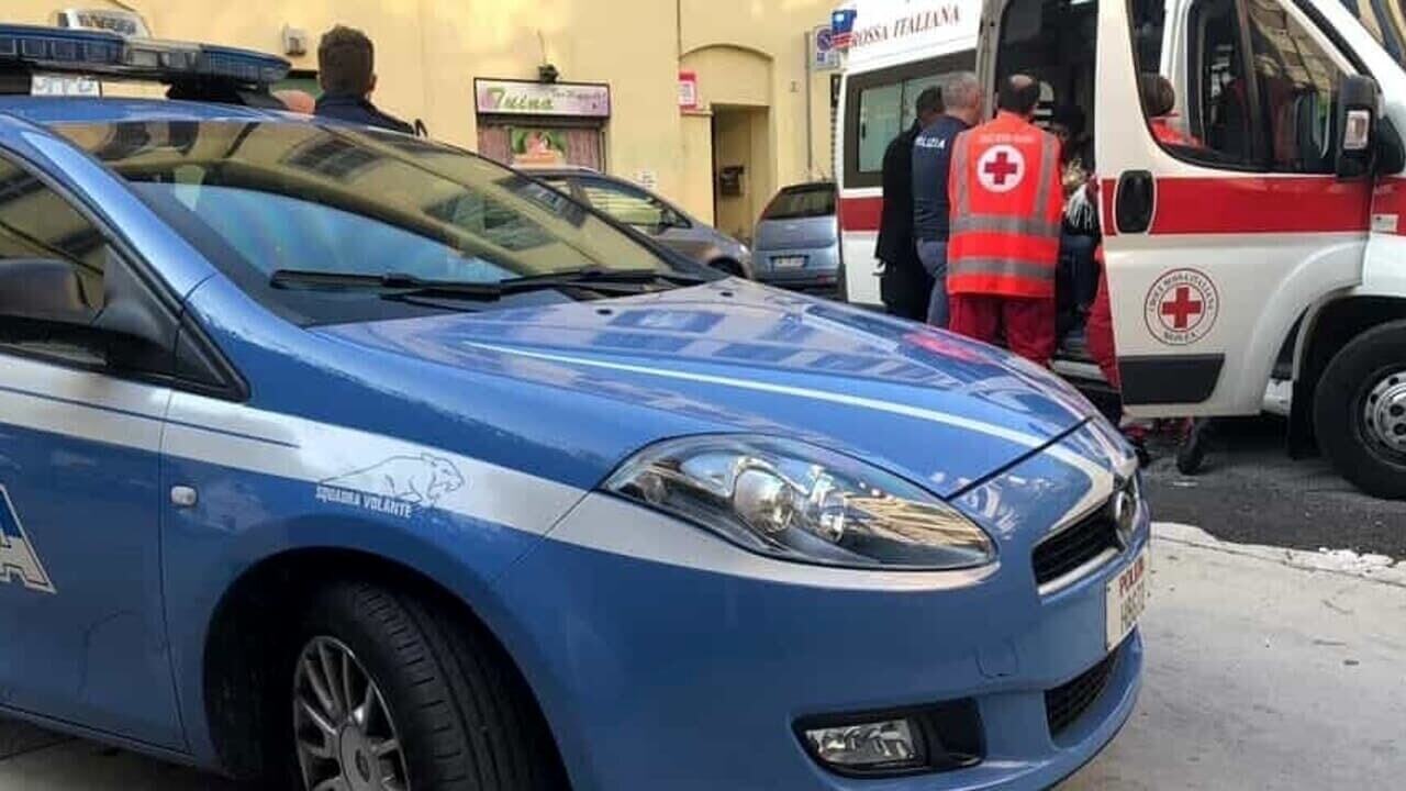 Избит до крови за отказ дать сигарету Против него было трое, сообщил 32-летний полицейским.