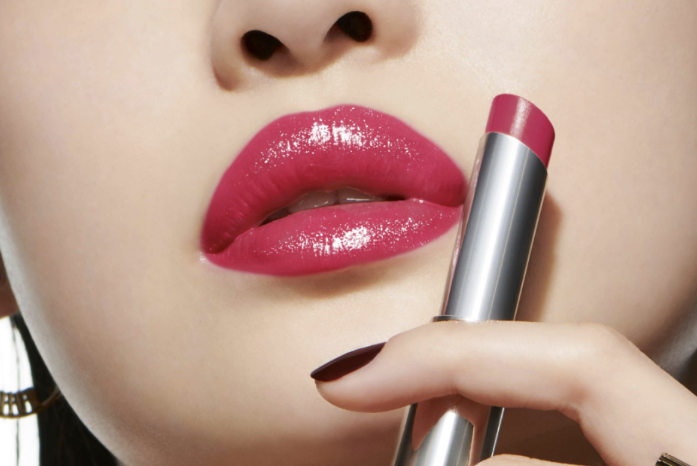 Макияж Viva Magenta нравится этим звездам!