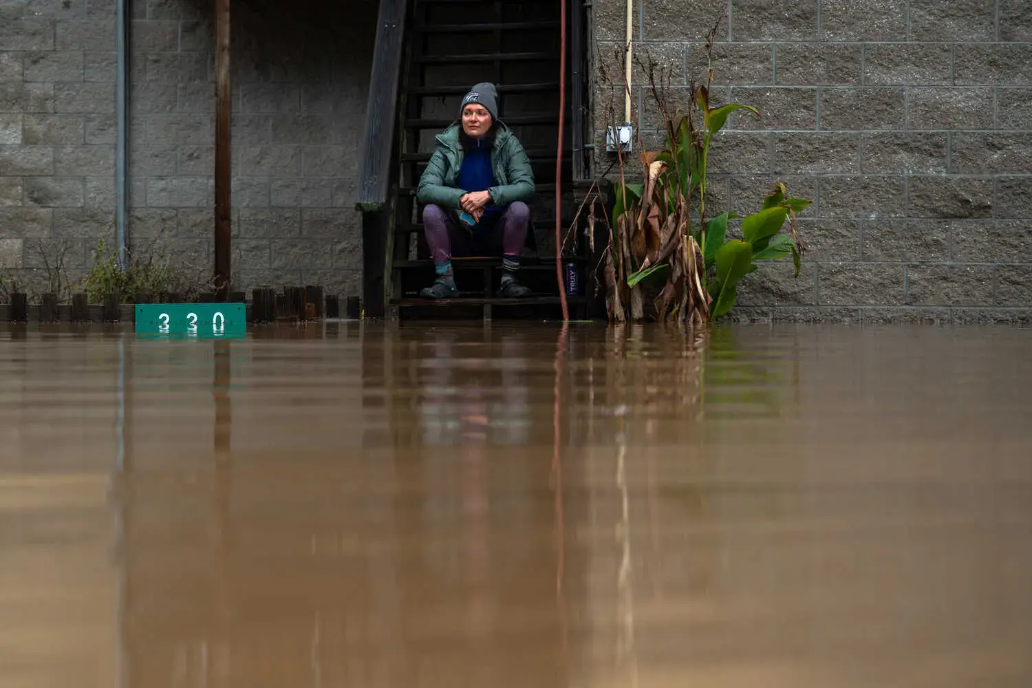 Проливные дожди создают опасности в перенасыщенной Калифорнии