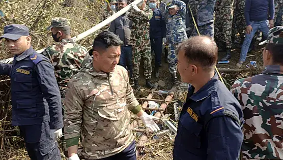 В Непале опровергли данные о выживших после крушения самолета Об этом сообщает "Рамблер".