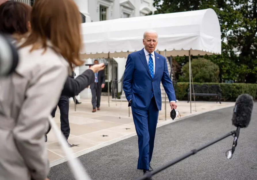 Расследование документов проливает свет на лихорадочные заключительные дни Байдена на посту вице-президента