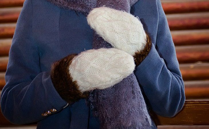 Варежки становятся белее снега: эта стирка без особых усилий убирает желтизну и пятна