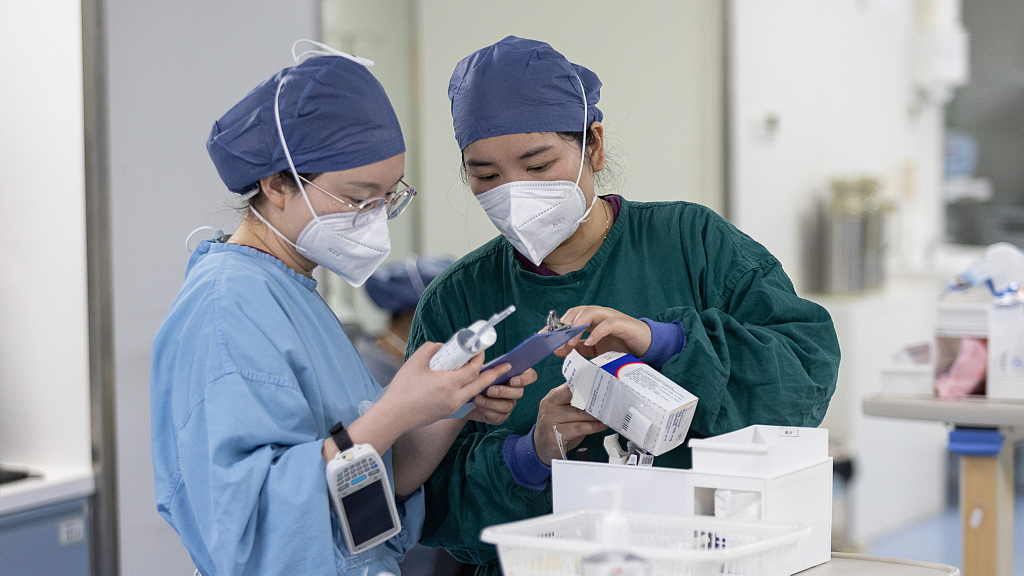 Критерии смертности от COVID-19 в Китае соответствуют ВОЗ и основным странам: NHC