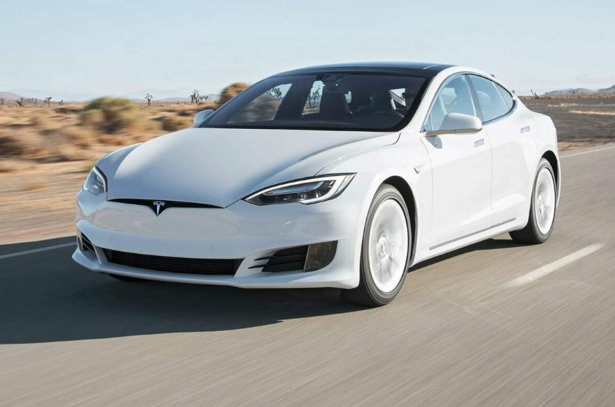 Почему Tesla снижает цены?