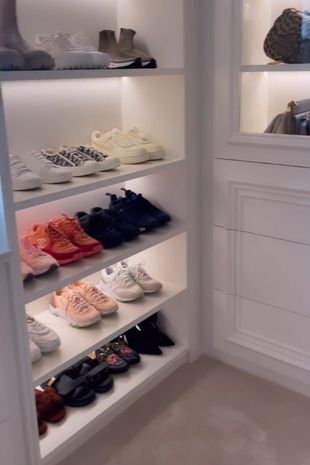 Бывшая звезда TOWIE Билли Шепард и муж Грег недавно приветствовали своего третьего ребенка Марго,но в их доме в Эссексе была создана не только детская