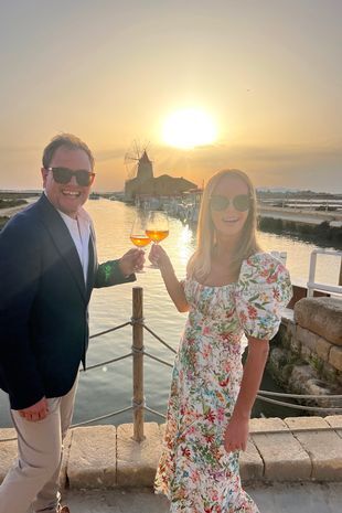 Аманда Холден признается, что теперь она «в основном нудистка» и «ненавидит носить одежду».