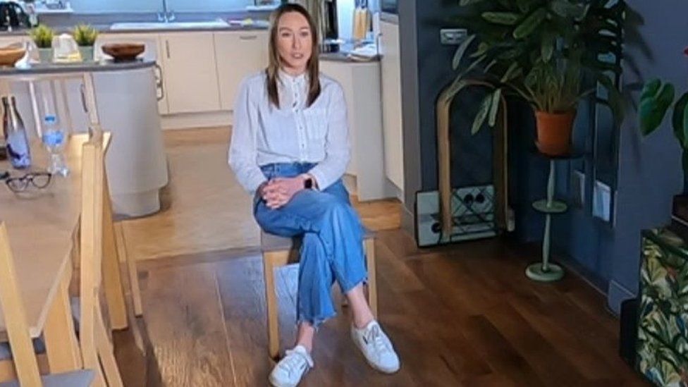 Беременна в 42 года: мама борется с критикой в свой адрес