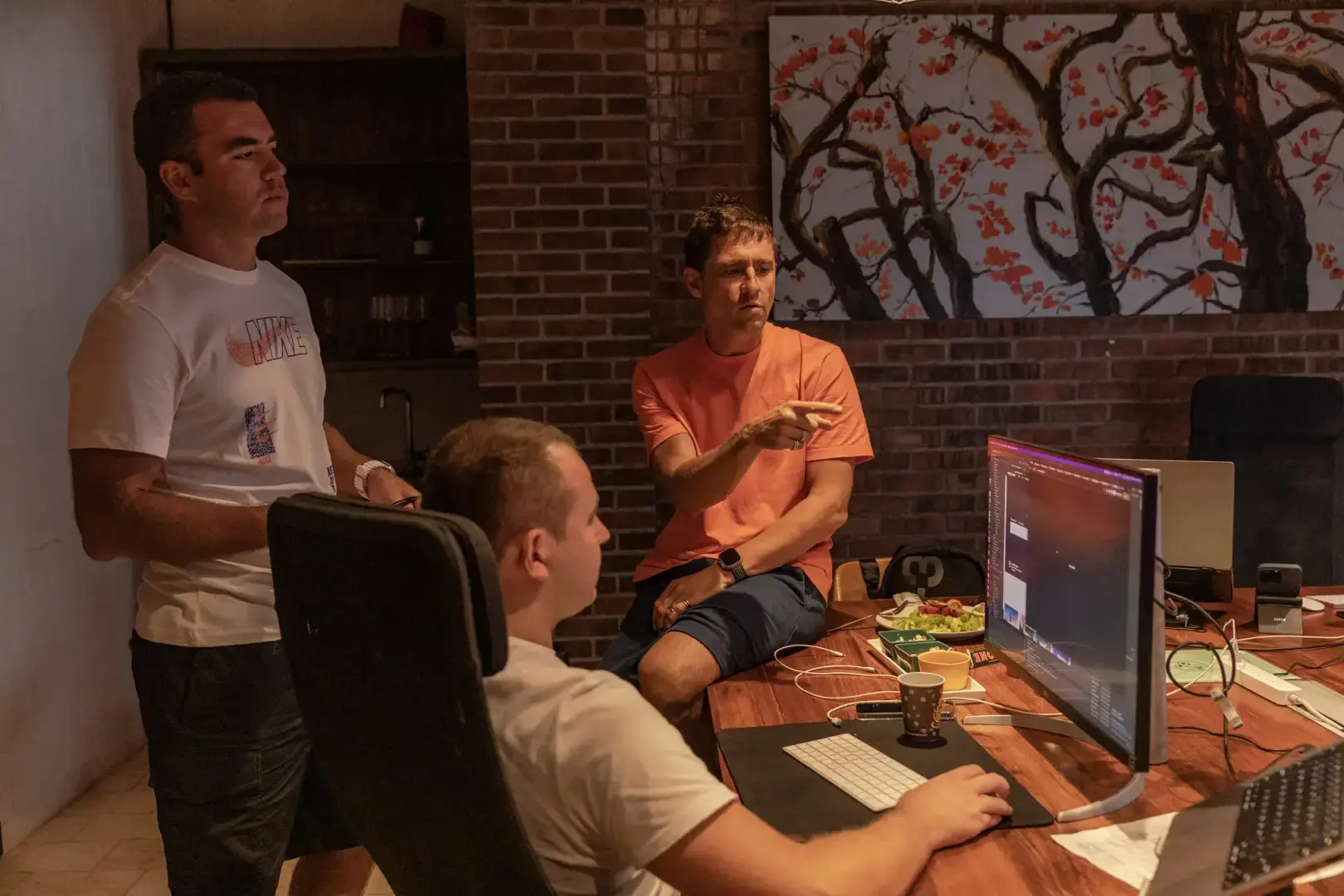 "Извините, Мы Из Москвы". На Бали воюющие стороны учатся сожительством!