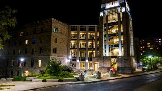 Полиция заявила, что студентка Университета Индианы подверглась нападению в автобусе за то, что она азиатка