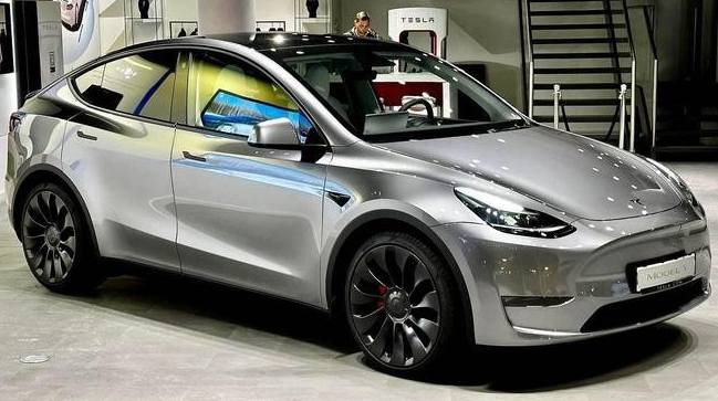 Tesla представила две новые автомобильной краски «ртуть»