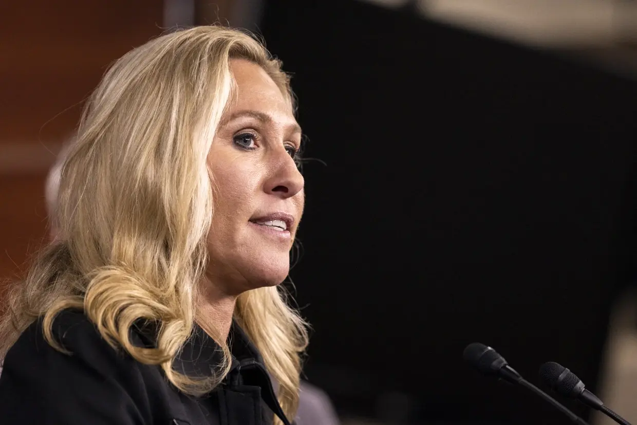 Демократы проиграли? Республиканцы вернули в комитет Марджори Тейлол Грин и Пола Госара после исключения из комитета демократами в 2021 году.