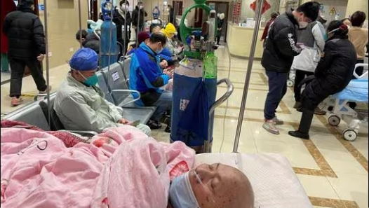 «Волна Covid в Китае хуже, чем предполагалось, вероятен пик в 36 тысяч смертей в день»