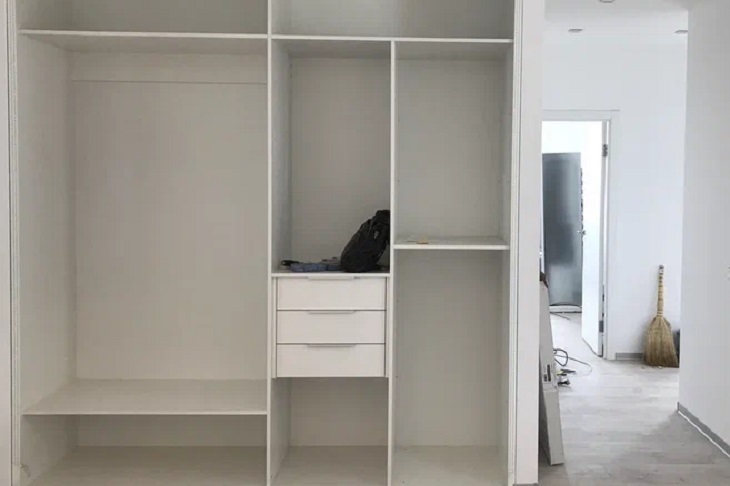 Нет лишнего аромата и «химии»: моль никогда не заведется в шкафу на одну вещь