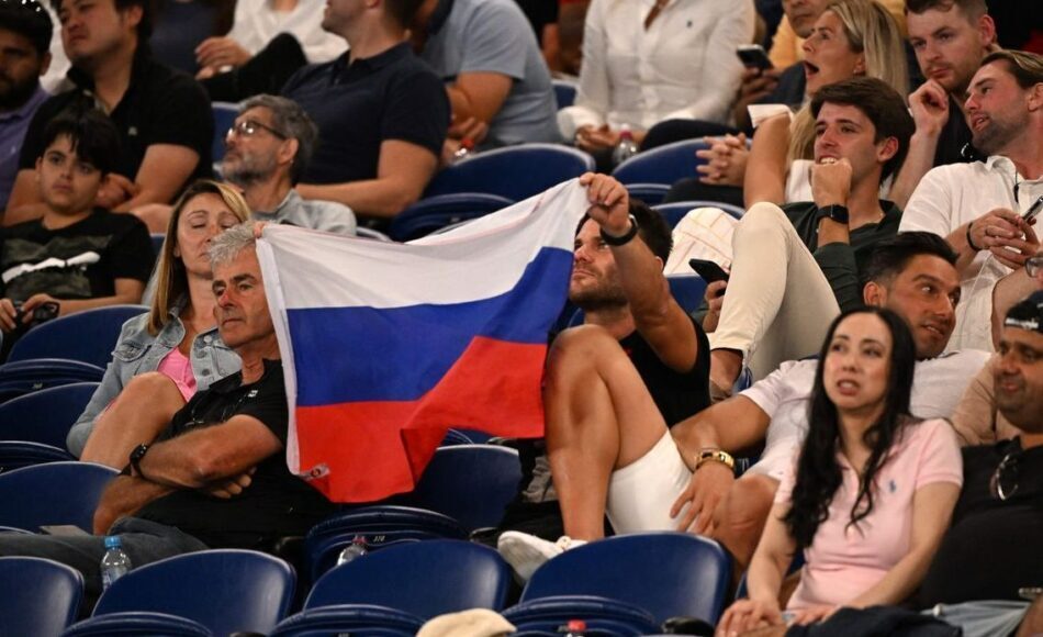 Открытый чемпионат Австралии запретил использование российского флага из-за жалобы Украины