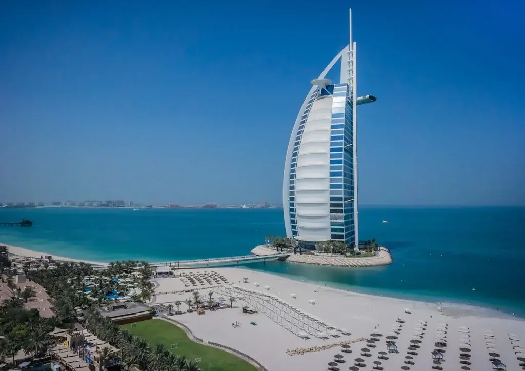 Названы самые популярные места для отдыха за рубежом в 2023 году