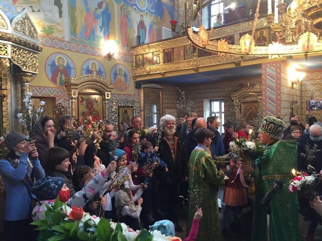 Празднование Крещения: традиции, история, обычаи и как его отмечают в России.