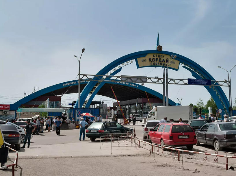 Казахстан: Новые миграционные правила ударят по россиянам, уехавшим от призыва в армию