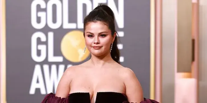 Селена Гомес, похоже, реагирует на позор тела после "Золотых глобусов"